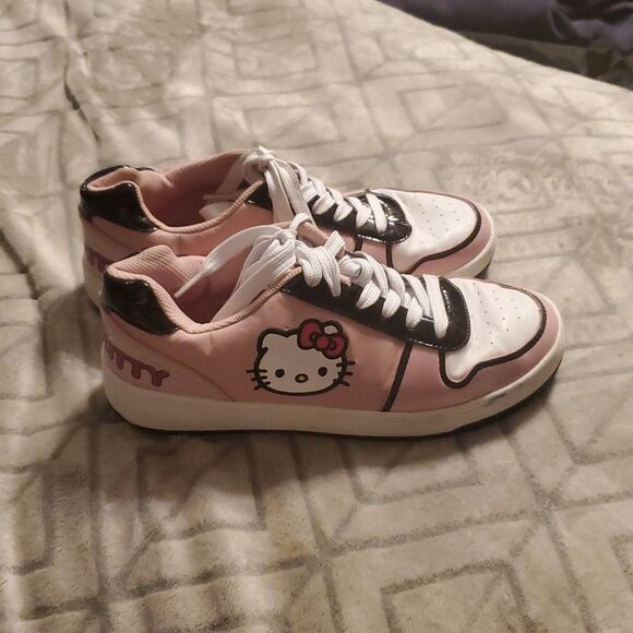 Sanrio Hello Kitty Court Sneakers Women’s Size 9 Pink Lace Up Shoes - Picture 2 of 10
